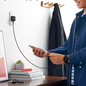 شاحن UGREEN USB-C سريع بقوة 20 واط لهاتف iPhone 16 Pro – محول طاقة PD | الطراز 50339